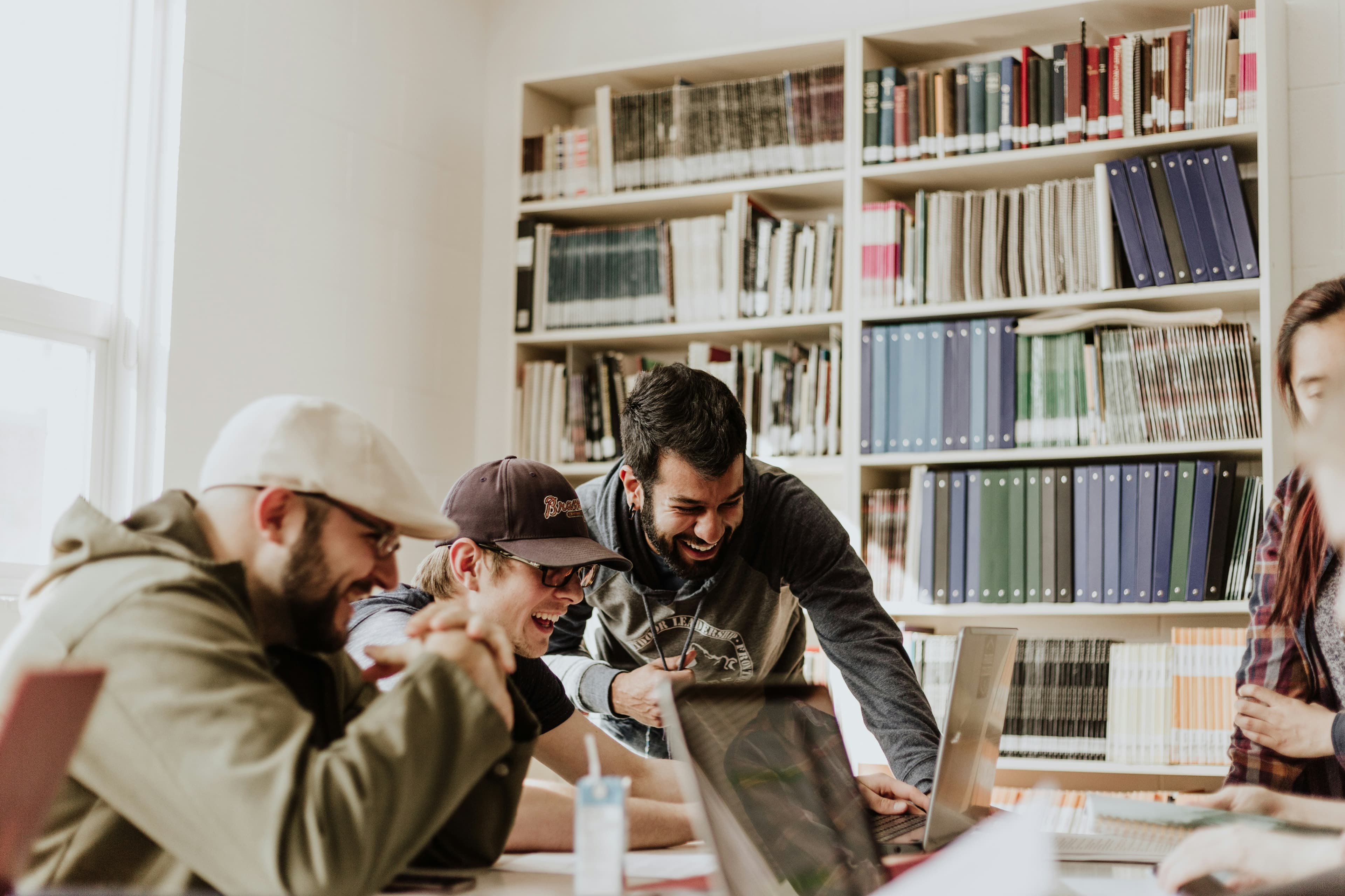 Building Learning Paths for Digital Skills